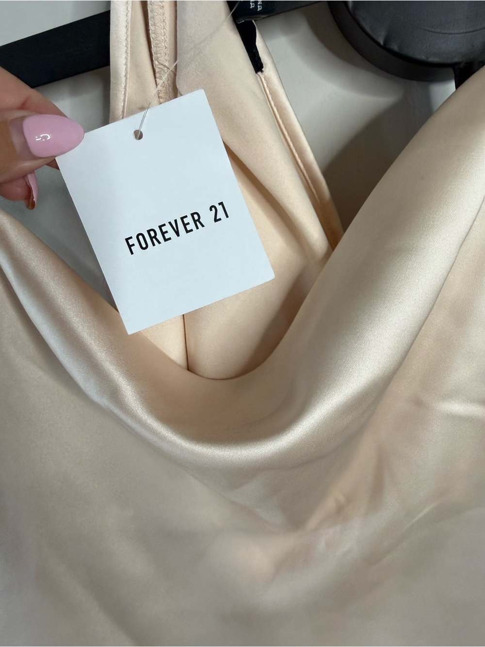 Forever 21 Pale Blush Satin Cami Top with Spaghetti Straps - Picture 3 of 4